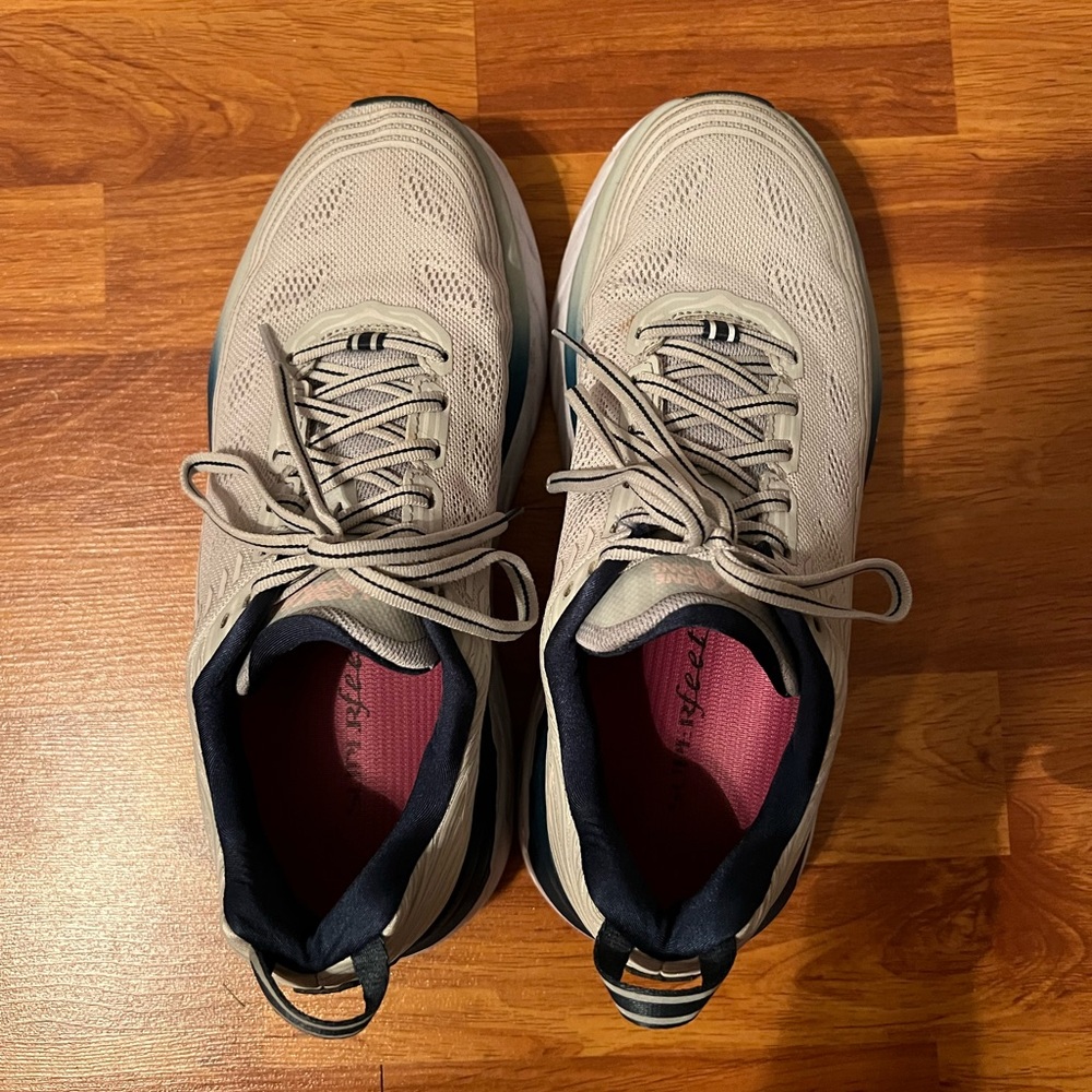 Hokas